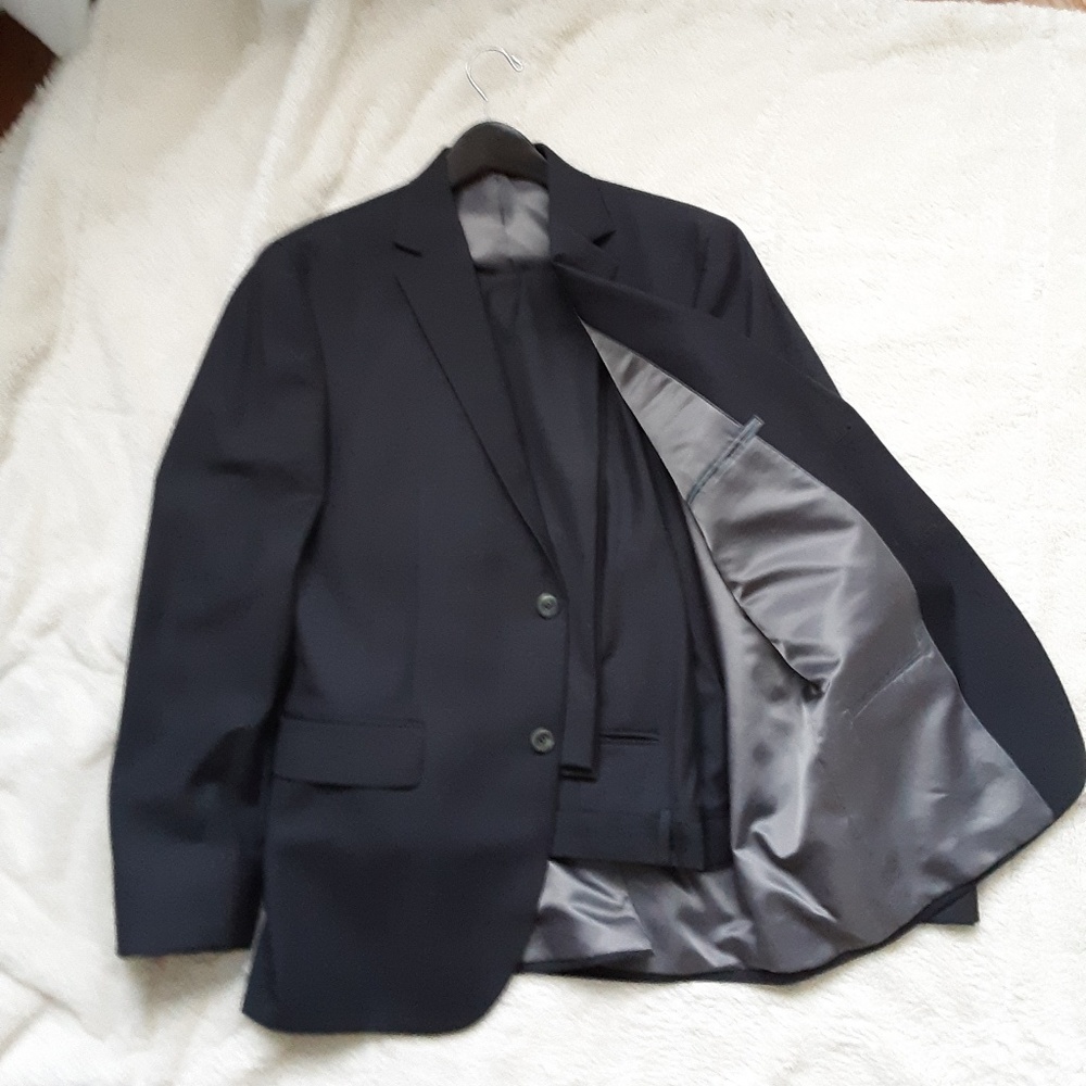 Geoffrey Beene, mens grey suit 40short, 36w30l